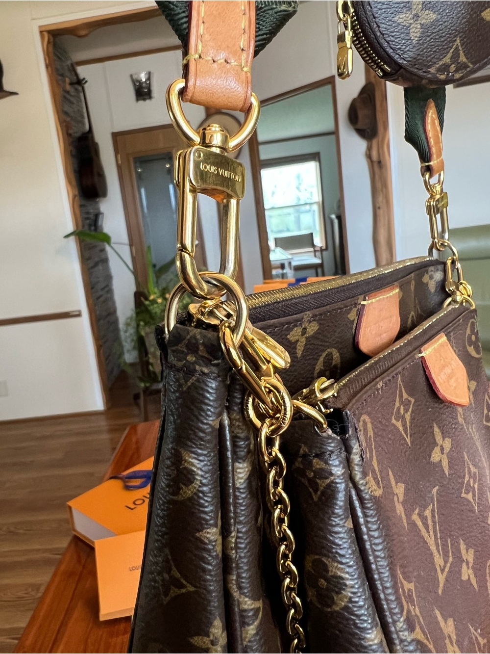 Louis Vuitton Multi Pochette Accessoires Monogram Crossbody Bag Khaki Strap - Picture 13 of 17